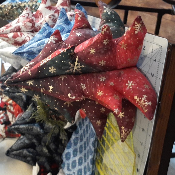 10"x11" Stuffed Christmas Decor - Picture 1 of 2